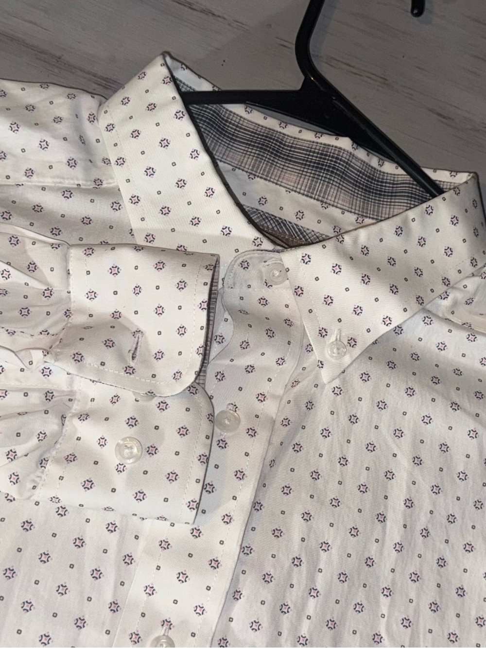 Ariat White Button-Up Shirt with Burgundy Microprint